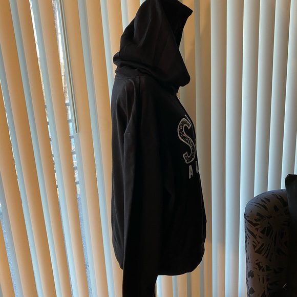 Sweatshirt - Picture 2 of 3